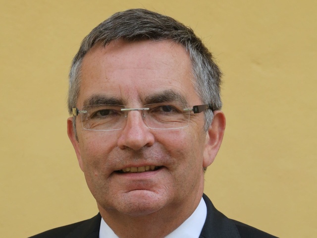Dr Helmut Gabel